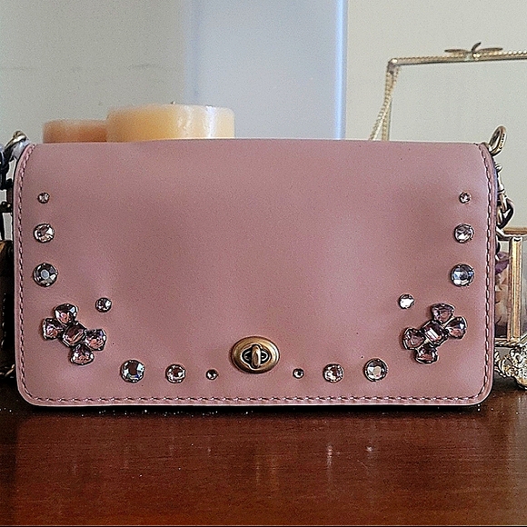 COACH Beautiful blush leather coach purse with studs - Picture 1 of 12